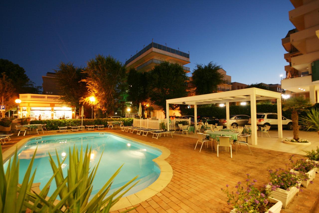 Hotel Excelsior Cattolica Exterior foto
