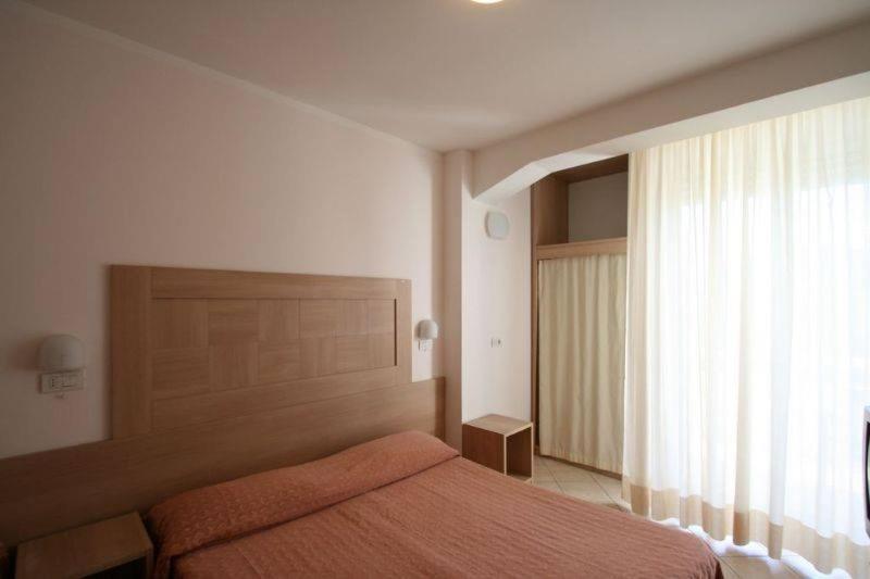 Hotel Excelsior Cattolica Exterior foto